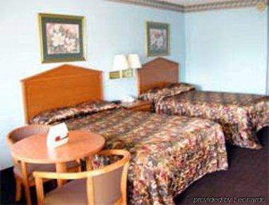 Relax Inn Grenada Room photo